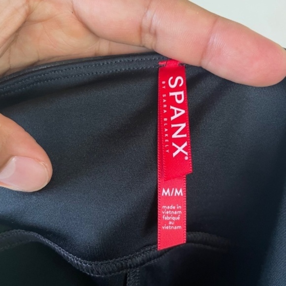 SPANXshape Faux Leather legging - Picture 6 of 9